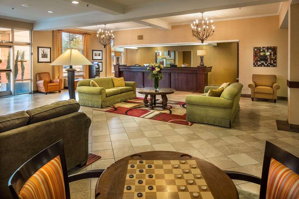 Отель Doubletree By Hilton Олимпия Интерьер фото